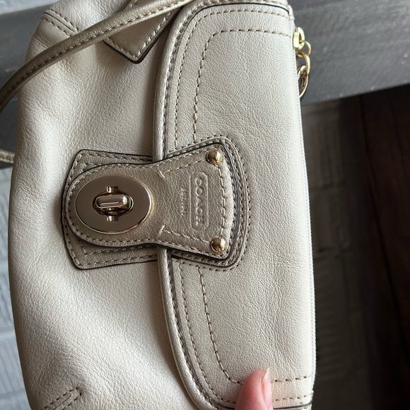 Coach Gigi cream/gold/pink wristlet. 4”x7” Like new - Picture 5 of 8
